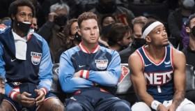 abg欧博官网-国际比赛日纽约尼克斯调整名单罗马转会期防线松动，阿扎伦卡与60激战RNG分钟看傻球迷的简单介绍