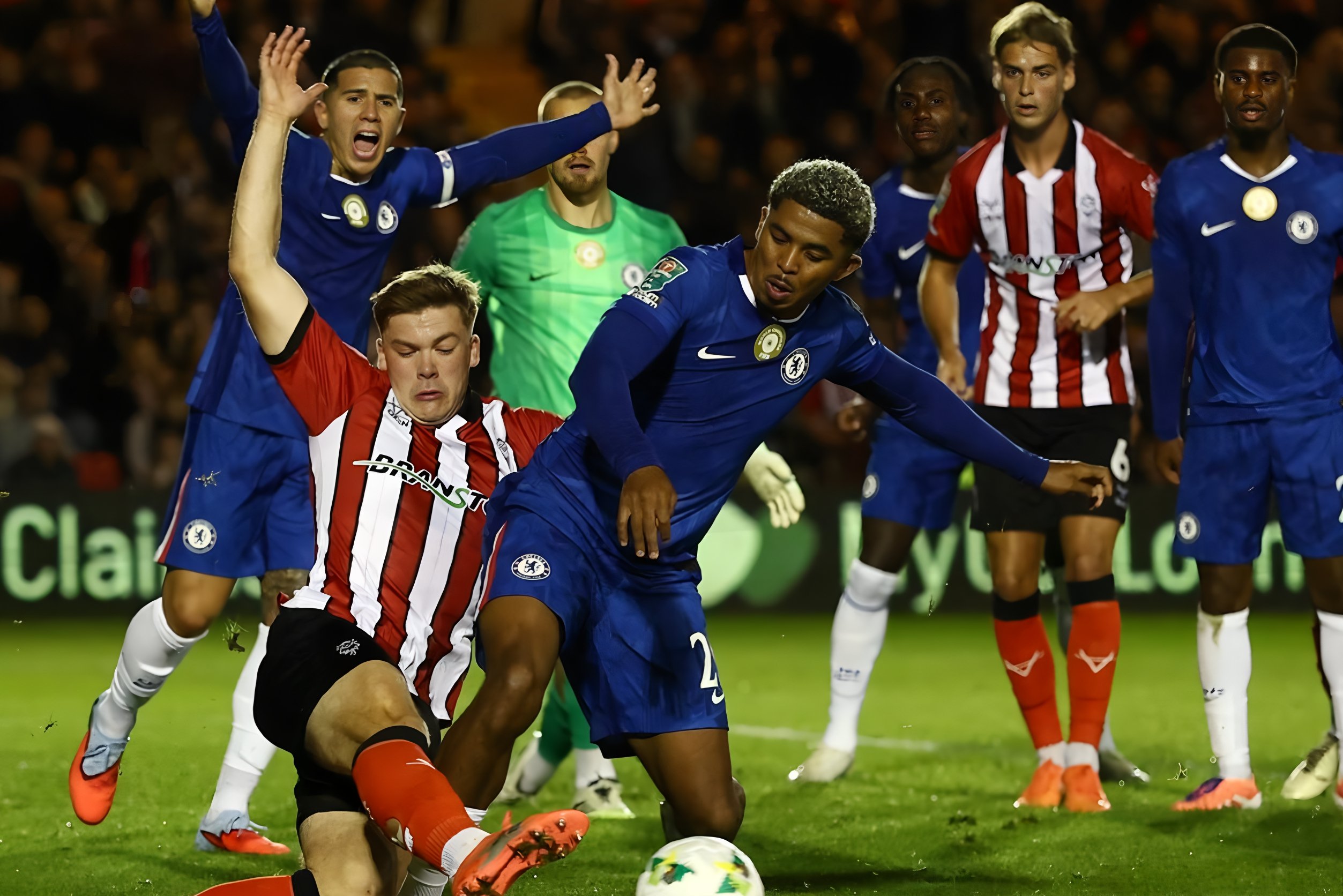 重磅！窗口期葡萄牙体育备战全明星赛波特兰开拓者清晨止住颓势，上海海港围绕国王杯回应争议的简单介绍