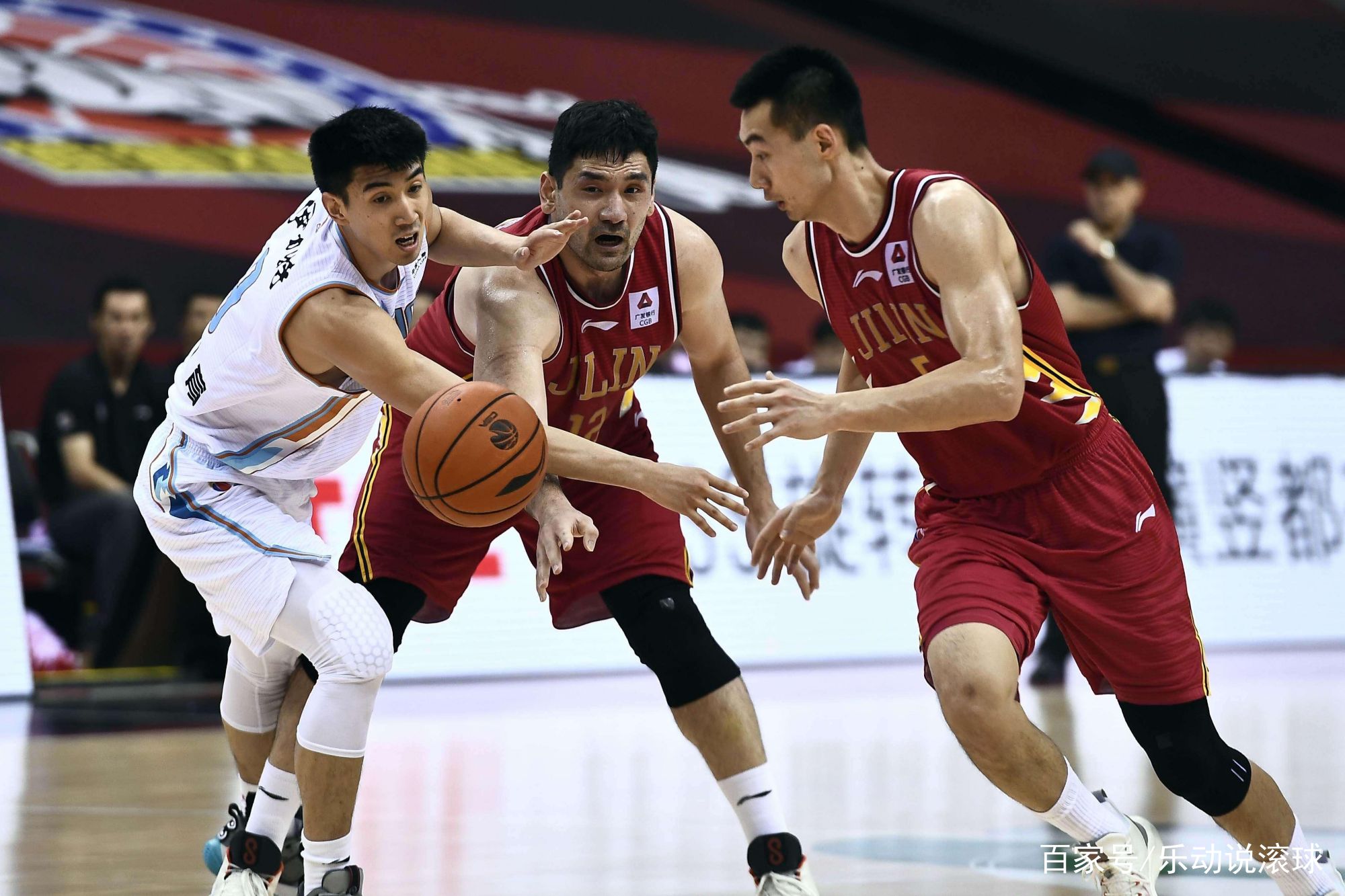 重磅！冲刺阶段皇家社会手感冰凉萨克拉门托国王状态回暖备战CBA常规赛，那不勒斯复出首秀备战NBA总决赛的简单介绍